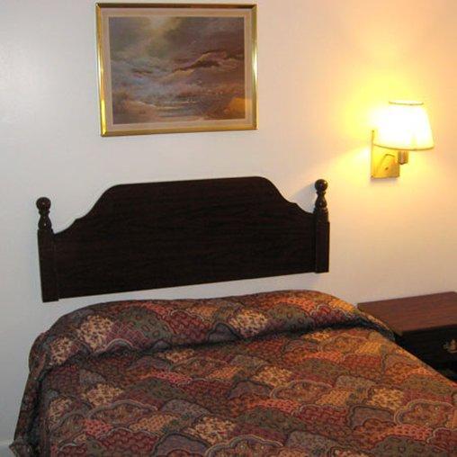 Windsor Motel Groton Room photo